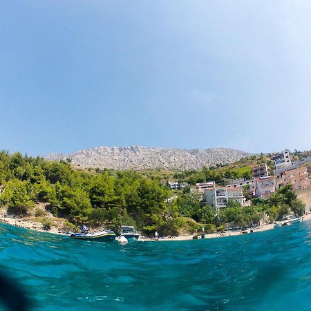 Apartments Dada Omis Bagian luar foto