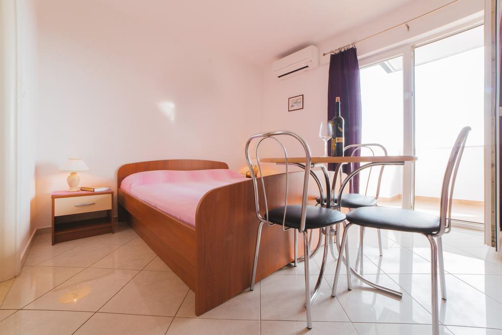 Apartments Dada Omis Ruang foto