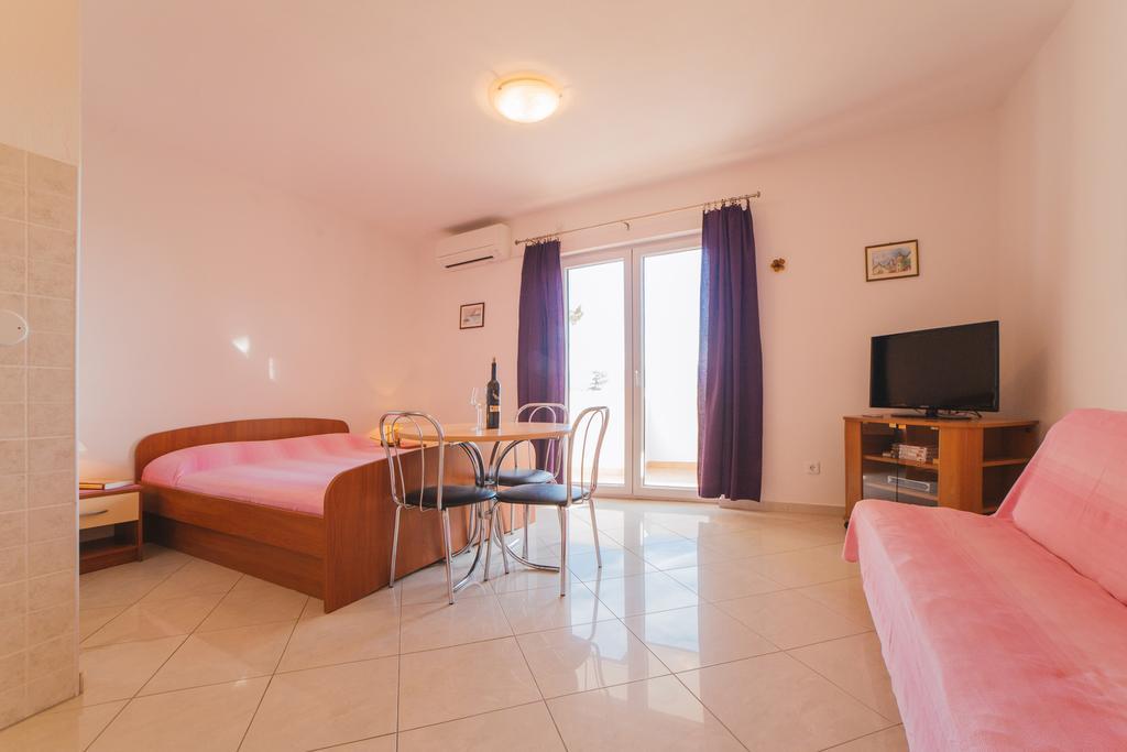 Apartments Dada Omis Ruang foto